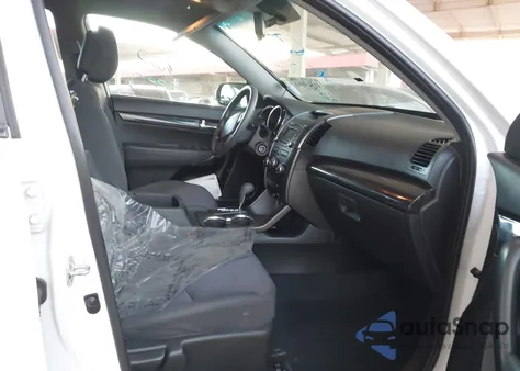 2011 Kia Sorento Lx z USA, uszkodzony, nr VIN 5XYKTCA17BG140665